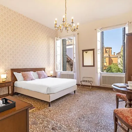 Residenza Centopietre - Dorsoduro By Wonderful Italy Venice Exterior photo