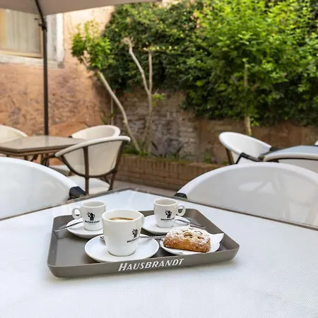 Residenza Centopietre - Dorsoduro By Wonderful Italy Venice Exterior photo