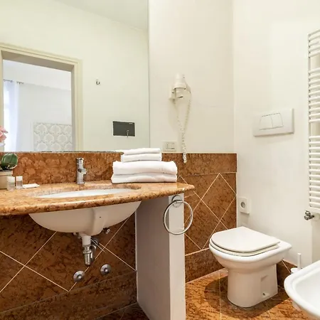 Residenza Centopietre - Dorsoduro By Wonderful Italy Venice Exterior photo
