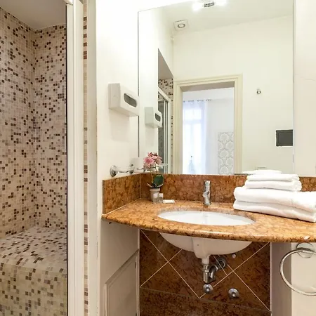 Residenza Centopietre - Dorsoduro By Wonderful Italy Venice Exterior photo