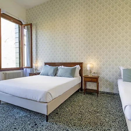 Residenza Centopietre - Dorsoduro By Wonderful Italy Venice Exterior photo