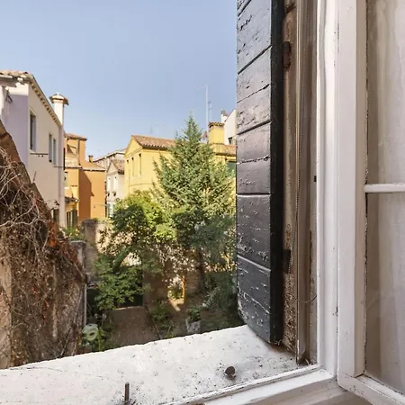 Residenza Centopietre - Dorsoduro By Wonderful Italy Venice Exterior photo