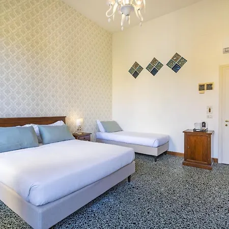 Residenza Centopietre - Dorsoduro By Wonderful Italy Venice Exterior photo