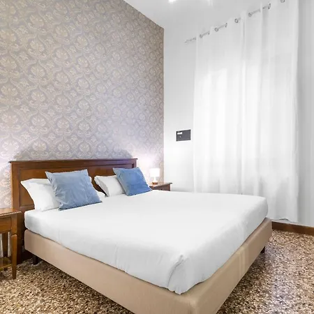 Residenza Centopietre - Dorsoduro By Wonderful Italy Venice Exterior photo