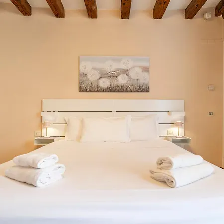 Residenza Centopietre - Dorsoduro By Wonderful Italy Venice Exterior photo
