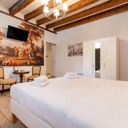 Residenza Centopietre - Dorsoduro By Wonderful Italy Venice Exterior photo